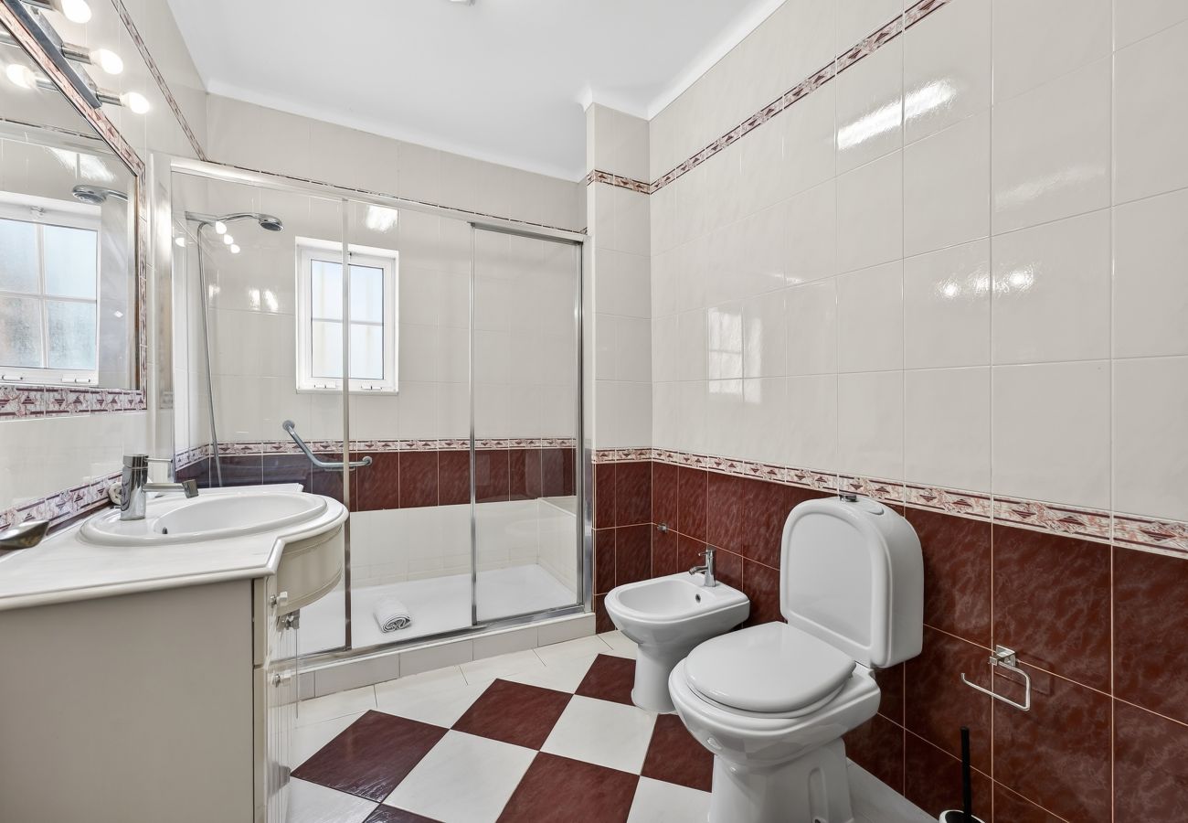 Villa à Albufeira - Villa Girassol | 5 Chambres | Central | Albufeira