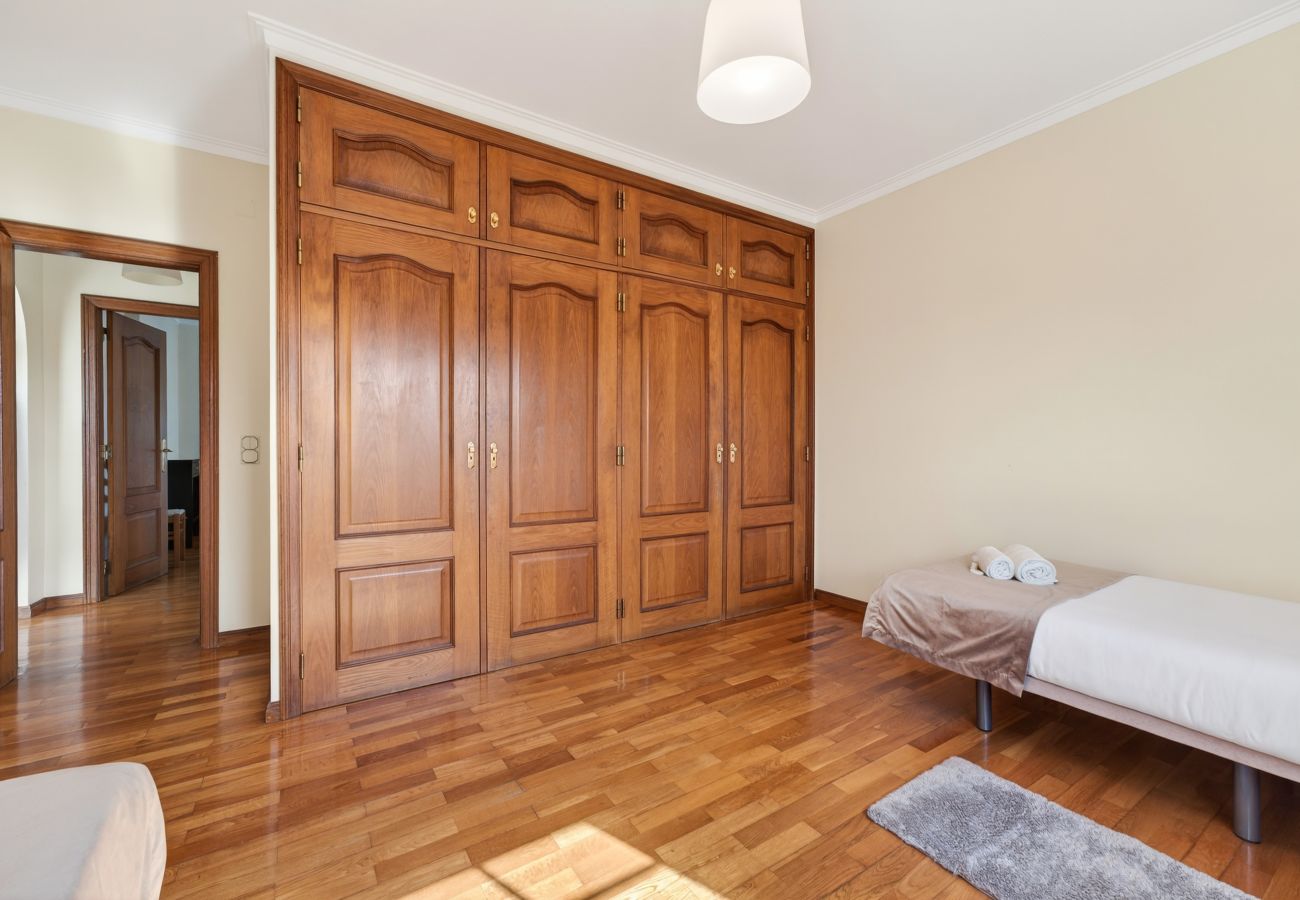 Villa à Albufeira - Villa Girassol | 5 Chambres | Central | Albufeira