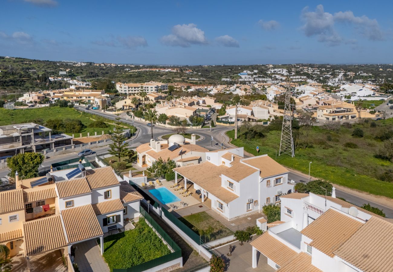 Villa à Albufeira - Villa Girassol | 5 Chambres | Central | Albufeira