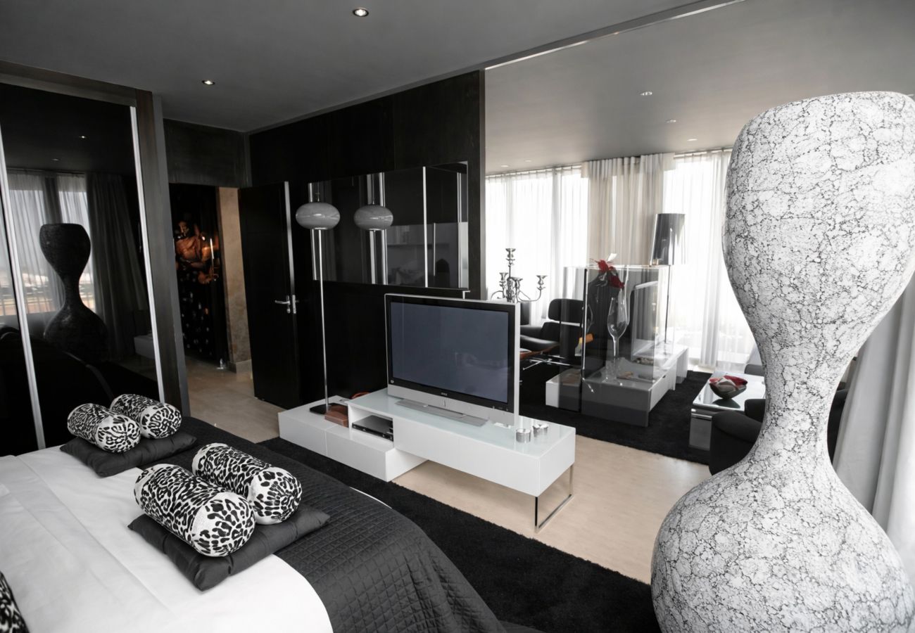 Appartement à Albufeira - Penthouse Grand Noir | Jacuzzi extérieur | Près d'Oura