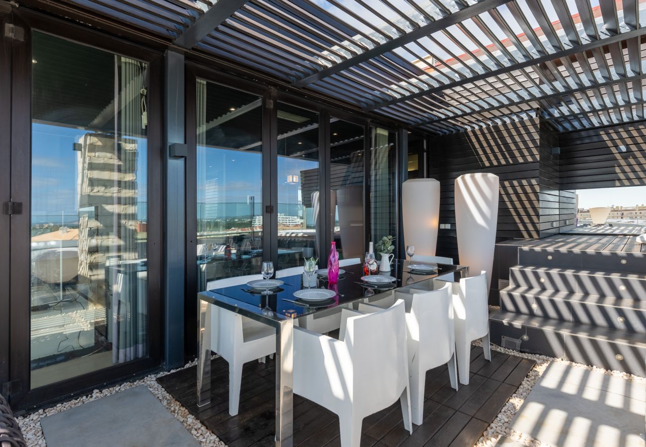 Appartement à Albufeira - Penthouse Grand Noir | Jacuzzi extérieur | Près d'Oura
