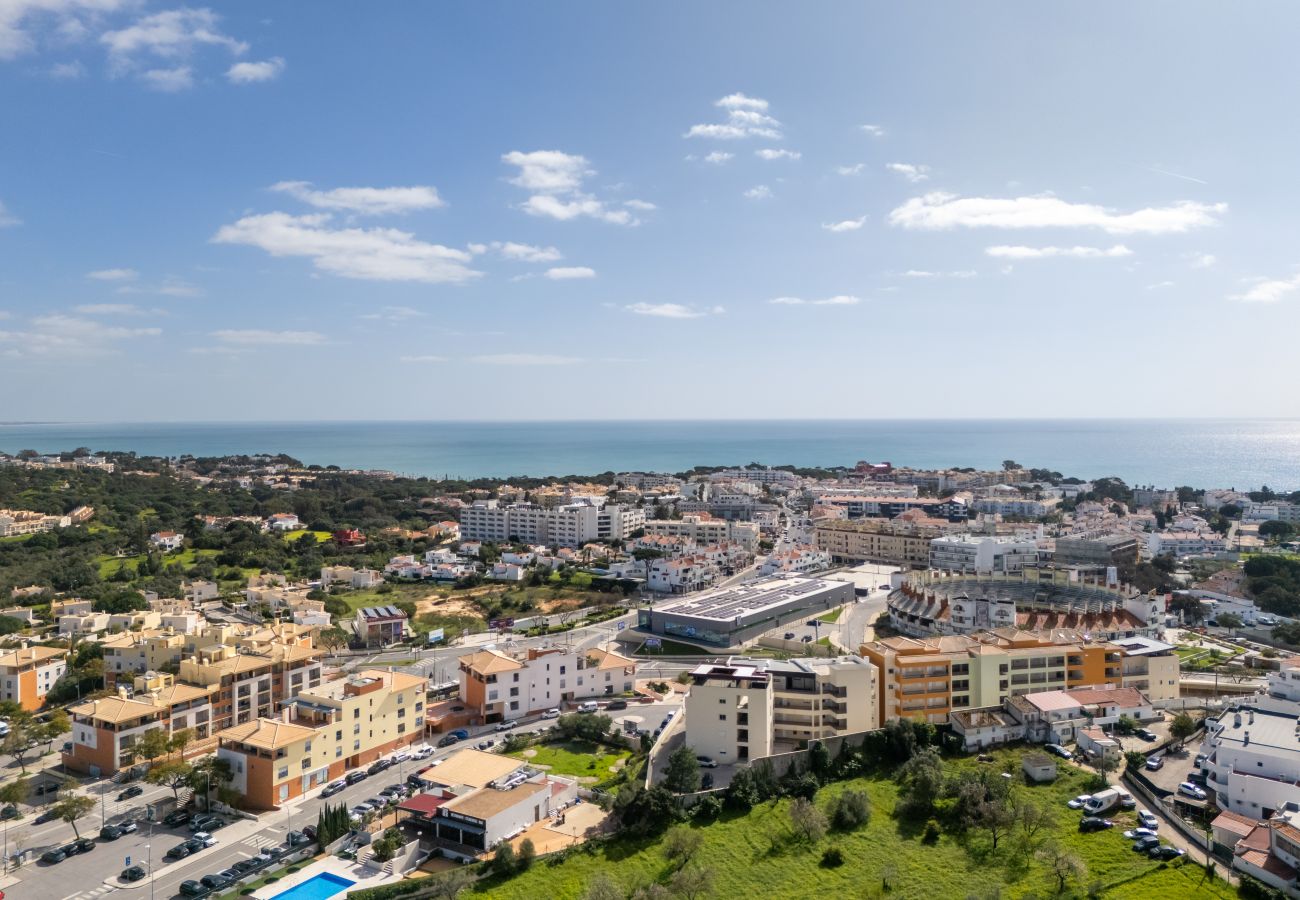 Appartement à Albufeira - Penthouse Grand Noir | Jacuzzi extérieur | Près d'Oura