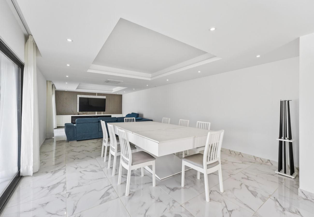 Villa à Guia - Villa Alegria | 10 pax | Jacuzzi | Salgados