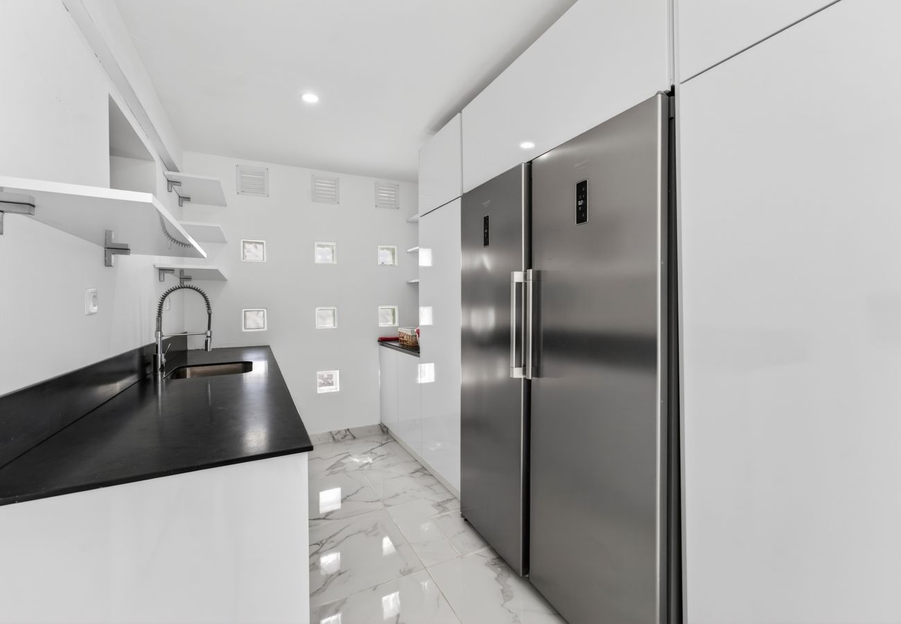 Villa à Guia - Villa Alegria | 10 pax | Jacuzzi | Salgados