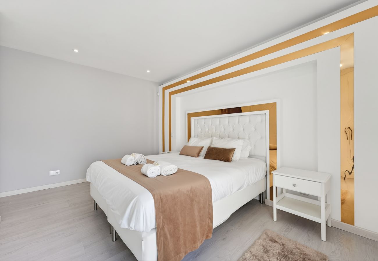 Villa à Guia - Villa Alegria | 10 pax | Jacuzzi | Salgados