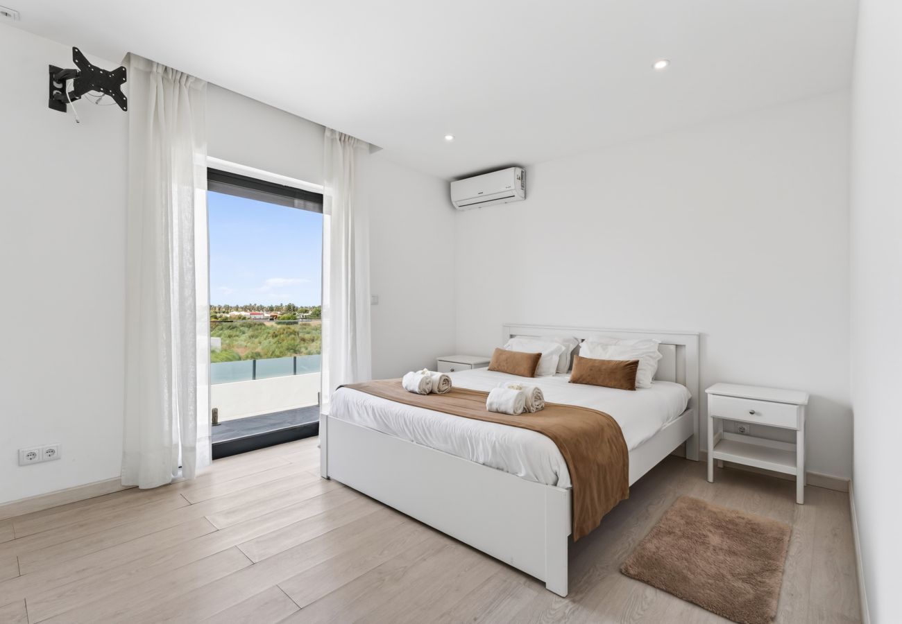 Villa à Guia - Villa Alegria | 10 pax | Jacuzzi | Salgados
