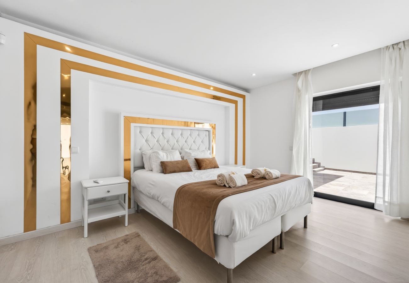 Villa à Guia - Villa Alegria | 10 pax | Jacuzzi | Salgados
