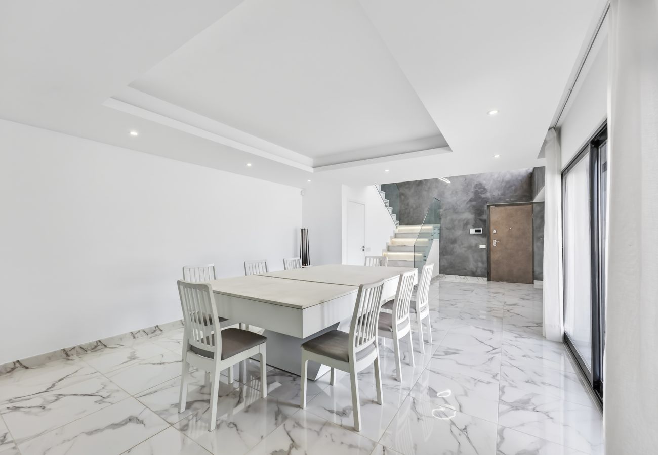 Villa à Guia - Villa Alegria | 10 pax | Jacuzzi | Salgados