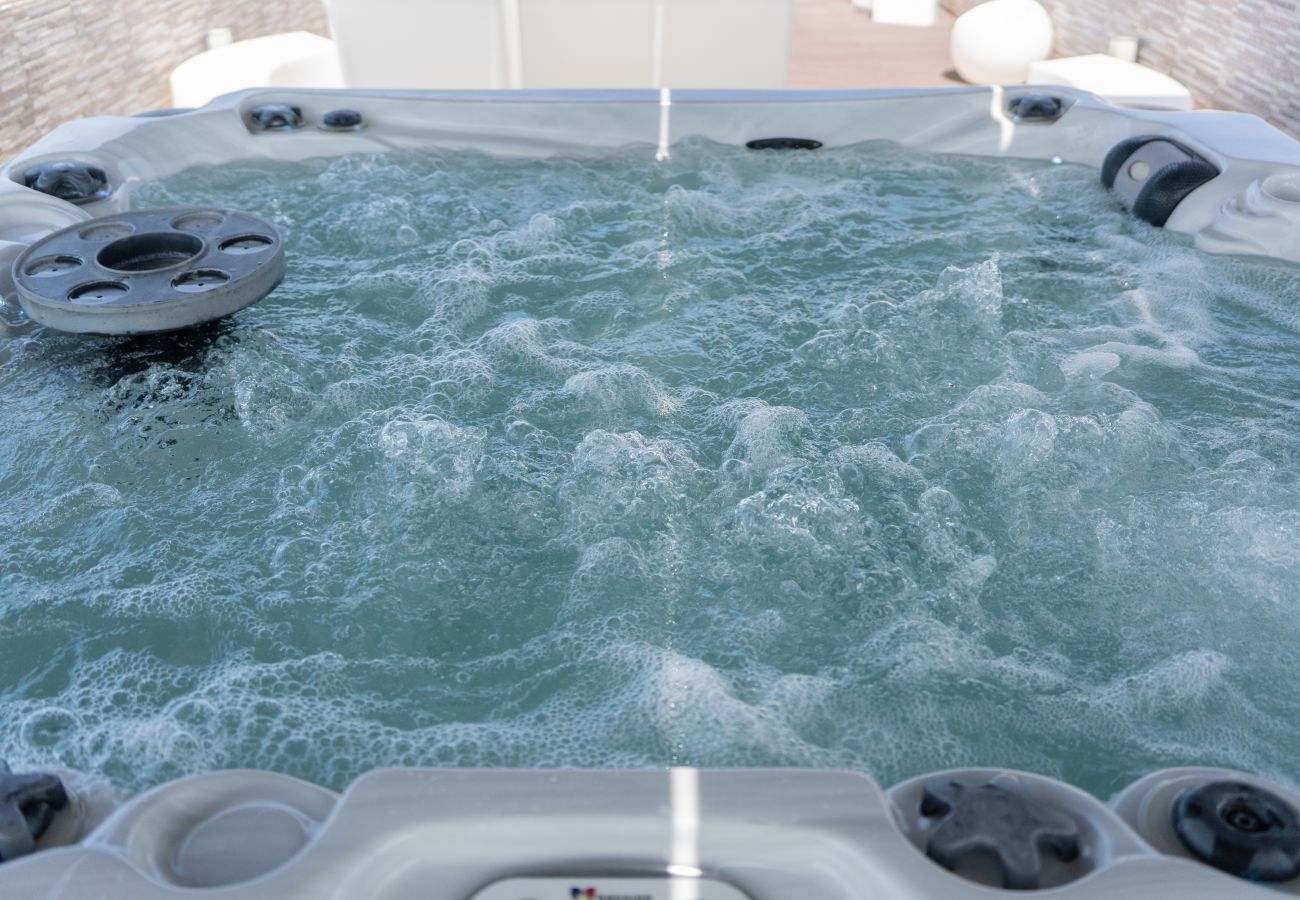 Villa à Guia - Villa Alegria | 10 pax | Jacuzzi | Salgados