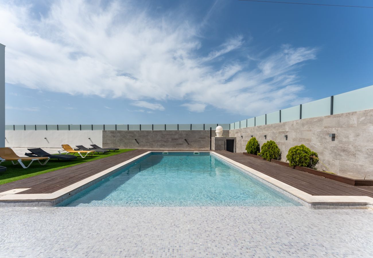 Villa à Guia - Villa Alegria | 10 pax | Jacuzzi | Salgados
