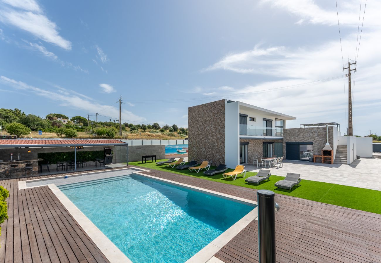 Villa à Guia - Villa Alegria | 10 pax | Jacuzzi | Salgados