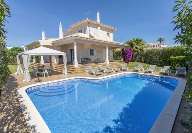 Villa em Albufeira - Villa Tulipa Villa em Albufeira - Villa Tulipa