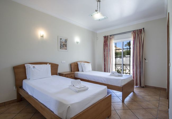 Villa em Albufeira - Villa Tulipa Villa em Albufeira - Villa Tulipa
