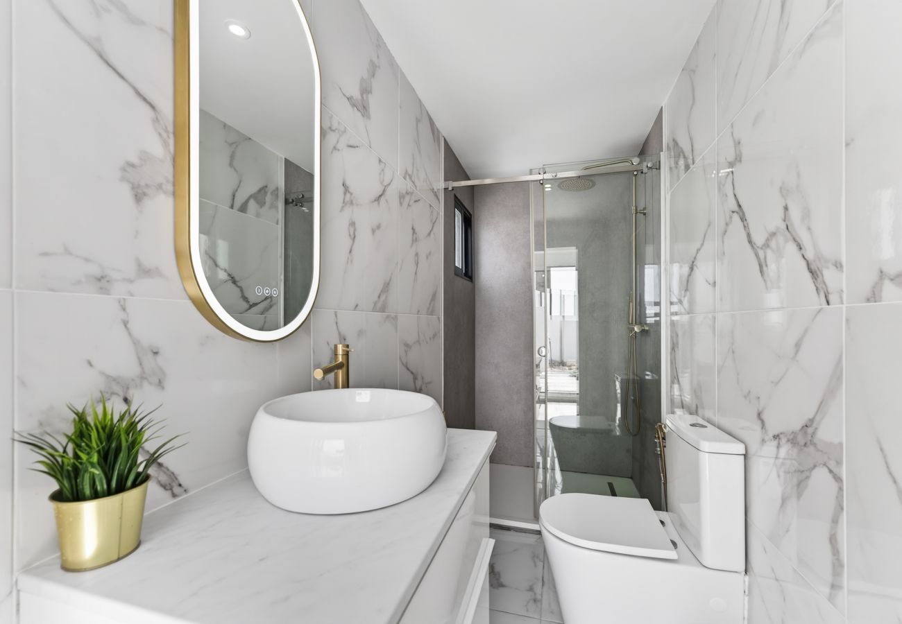 Villa em Guia - Villa Alegria | 10 pax | Jacuzzi | Salgados