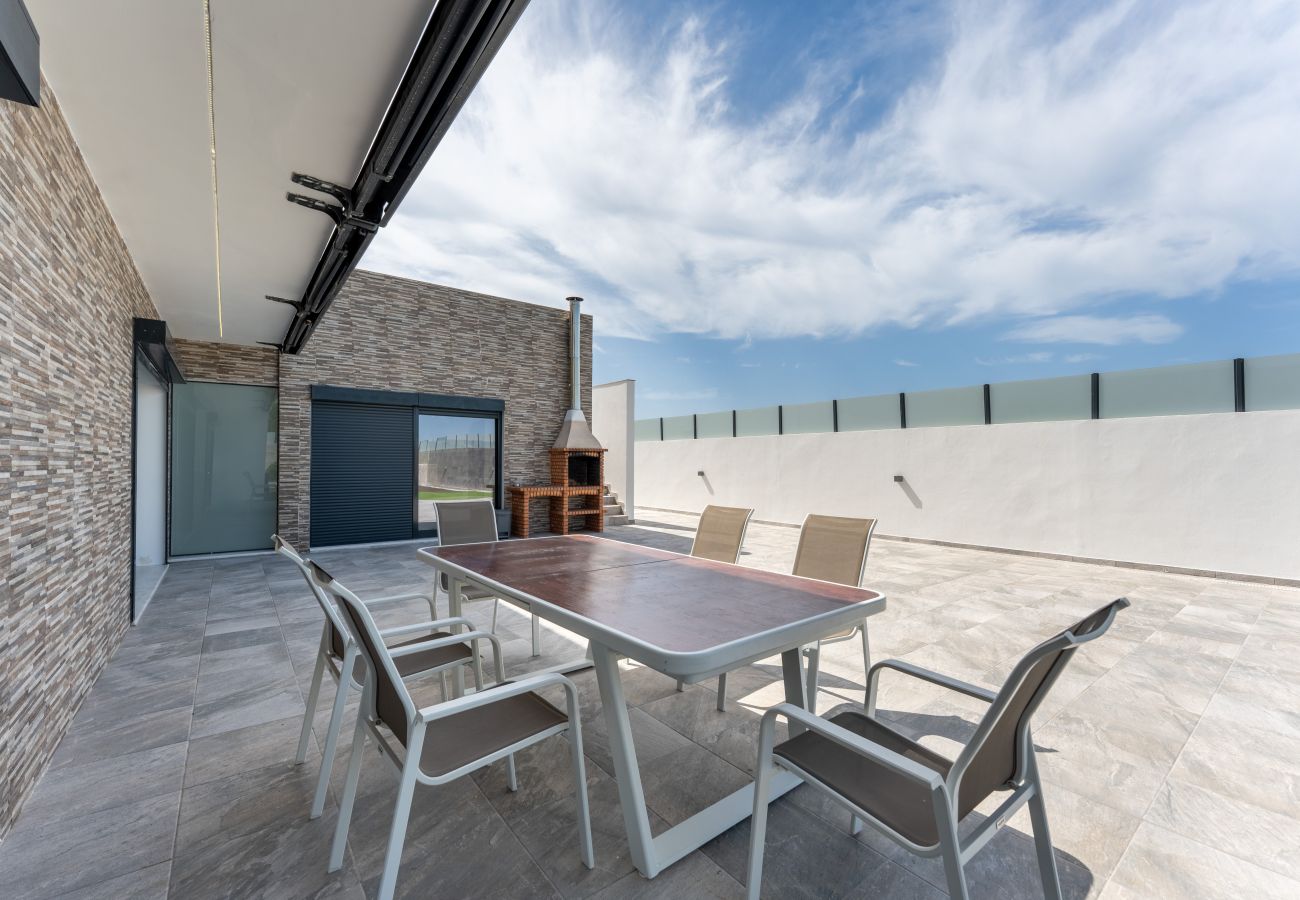 Villa em Guia - Villa Alegria | 10 pax | Jacuzzi | Salgados