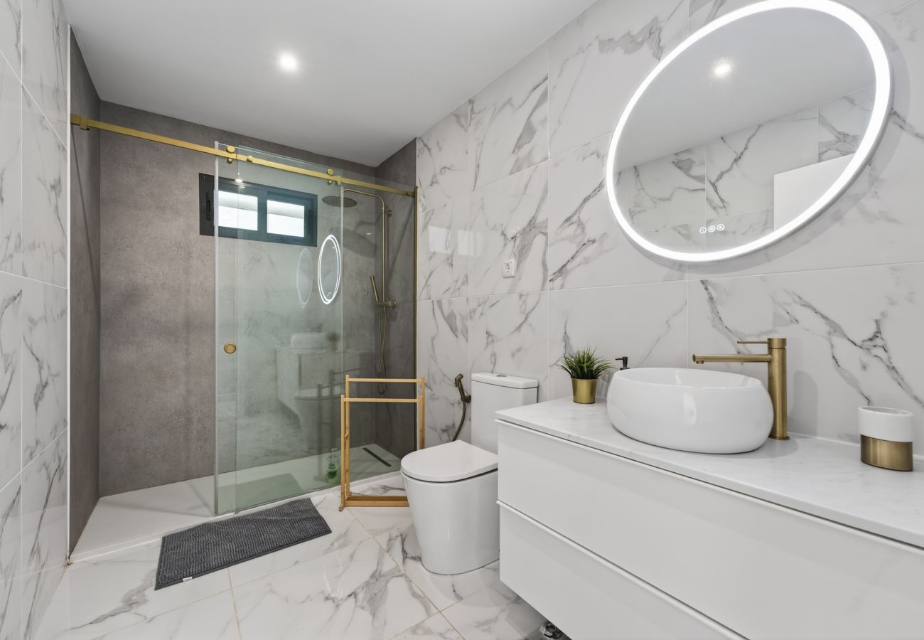 Villa em Guia - Villa Alegria | 10 pax | Jacuzzi | Salgados