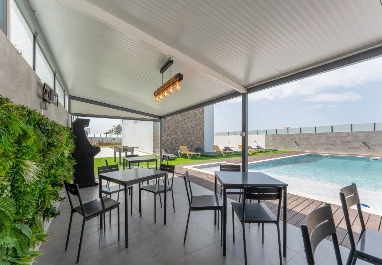Villa em Guia - Villa Alegria | 10 pax | Jacuzzi | Salgados