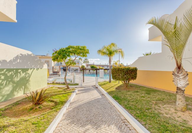 Villa em Sesmarias - Ponta Grande 4 - GA-3557