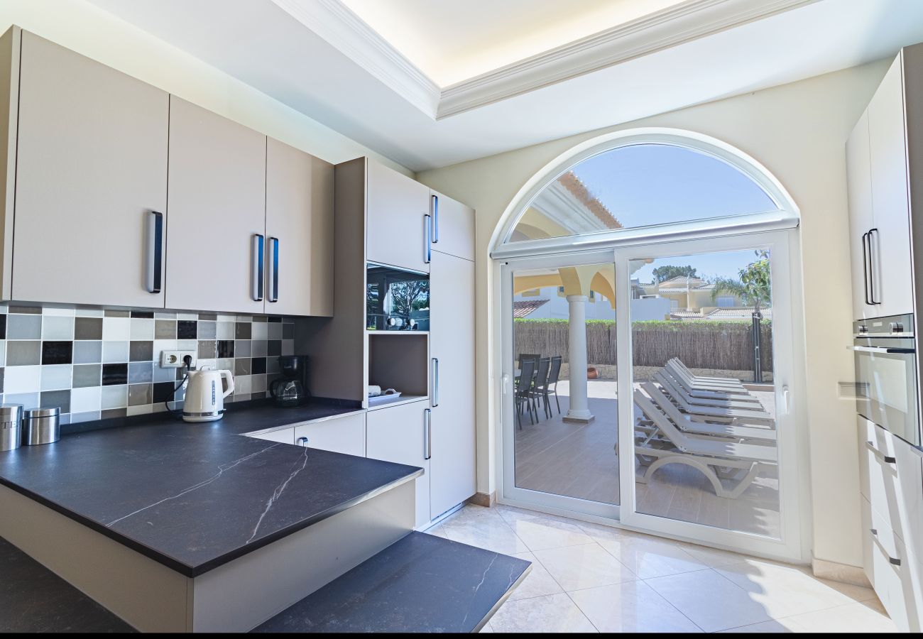 Villa em Vilamoura - Villa Hera | 6 Quartos | Jacuzzi Exterior e Muito Mais | Vilamoura