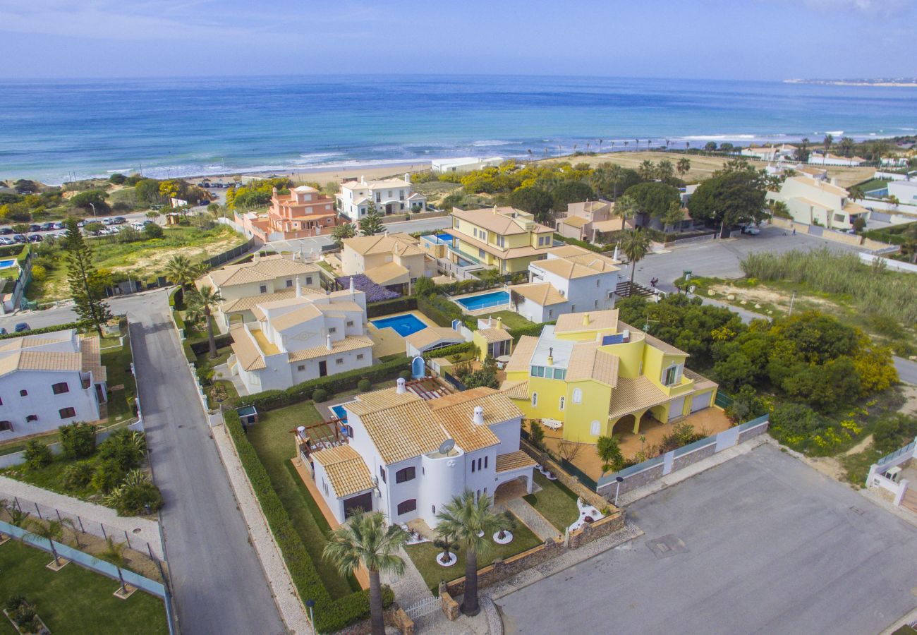 Villa em Galé - Villa Magali | 4 Quartos | a Pé da Praia | Galé