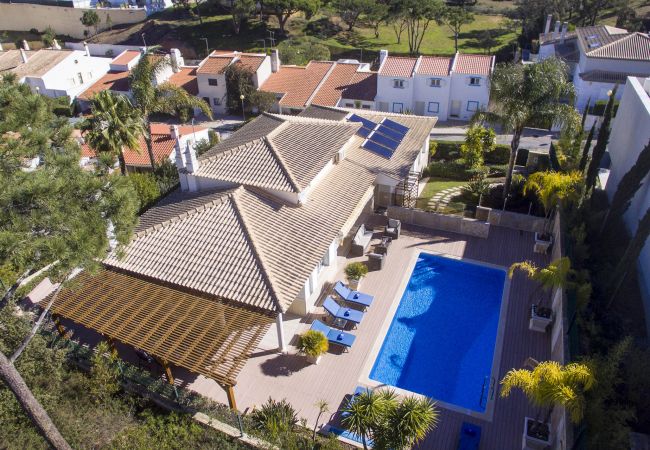 Villa em Albufeira - Villa Joy | 4 Quartos | a Pé da Praia | Olhos de Água