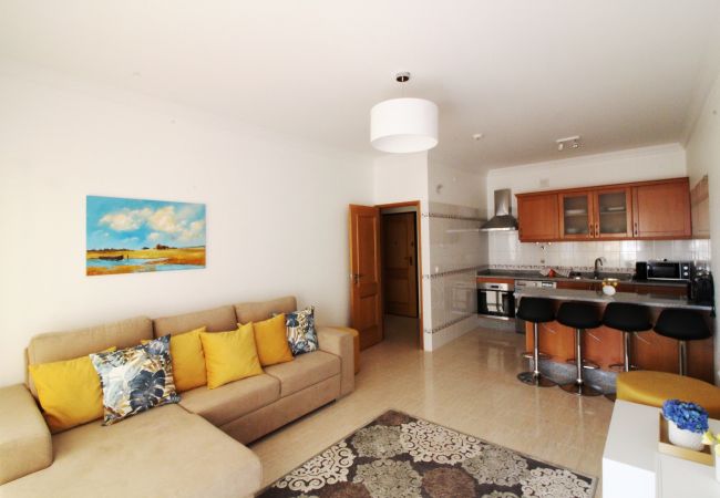 Apartamento em Porches - Quinta Palmeiras 2-1 2C GA-6875