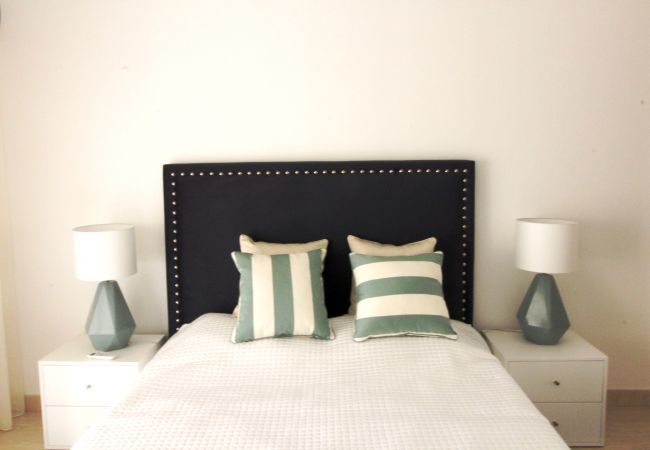 Apartamento em Porches - Quinta Palmeiras 2-1 2C GA-6875