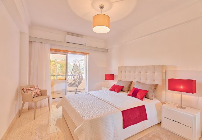 Apartamento em Porches - Quinta Palmeiras 2-3 R/C-A - 6879