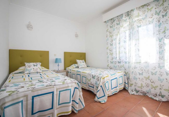 Villa em Vilamoura - Villa Jade | 4 Quartos | Piscina | Aldeia Velha | Vilamoura Villa em Vilamoura - Villa Jade | 4 Quartos | Piscina | Aldeia Velha | Vilamoura