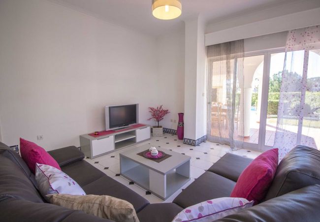 Villa em Vilamoura - Villa Jade | 4 Quartos | Piscina | Aldeia Velha | Vilamoura Villa em Vilamoura - Villa Jade | 4 Quartos | Piscina | Aldeia Velha | Vilamoura