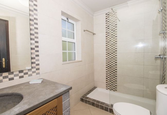 Villa em Estoi - Villa Florencio | 4 Quartos | Vistas Panorâmicas | Estói Villa em Estoi - Villa Florencio | 4 Quartos | Vistas Panorâmicas | Estói