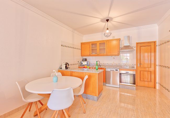 Apartamento em Porches - Quinta Palmeiras 2-3 R/C-B - GA-6260