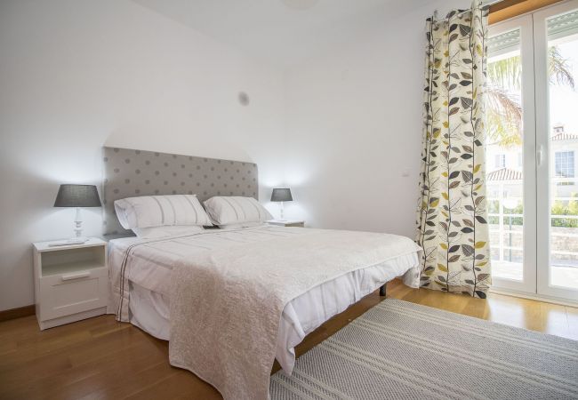 Casa geminada em Almancil - Casa Granada | 4 Quartos | Piscina Privada | Varandas do Lago Casa geminada em Almancil - Casa Granada | 4 Quartos | Piscina Privada | Varandas do Lago