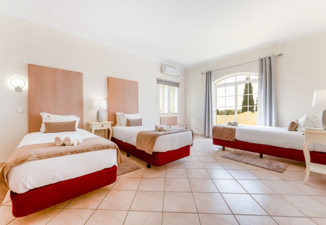 Villa em Boliqueime - Quinta das Laranjeiras | 4 Quartos | Casa no Campo | Boliqueime Villa em Boliqueime - Quinta das Laranjeiras | 4 Quartos | Casa no Campo | Boliqueime
