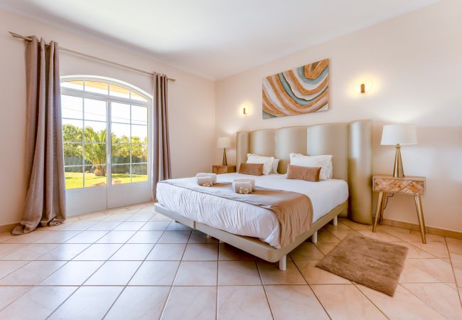 Villa em Boliqueime - Quinta das Laranjeiras | 4 Quartos | Casa no Campo | Boliqueime Villa em Boliqueime - Quinta das Laranjeiras | 4 Quartos | Casa no Campo | Boliqueime
