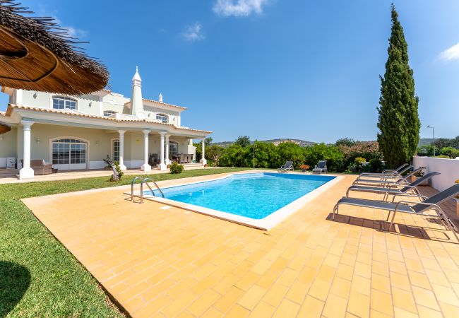 Villa em Boliqueime - Quinta das Laranjeiras | 4 Quartos | Casa no Campo | Boliqueime Villa em Boliqueime - Quinta das Laranjeiras | 4 Quartos | Casa no Campo | Boliqueime