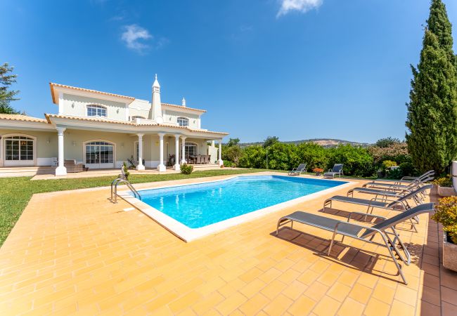 Villa em Boliqueime - Quinta das Laranjeiras | 4 Quartos | Casa no Campo | Boliqueime Villa em Boliqueime - Quinta das Laranjeiras | 4 Quartos | Casa no Campo | Boliqueime