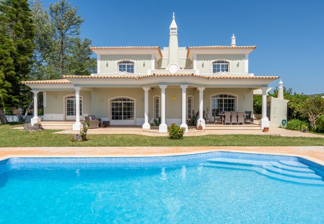 Villa em Boliqueime - Quinta das Laranjeiras | 4 Quartos | Casa no Campo | Boliqueime Villa em Boliqueime - Quinta das Laranjeiras | 4 Quartos | Casa no Campo | Boliqueime