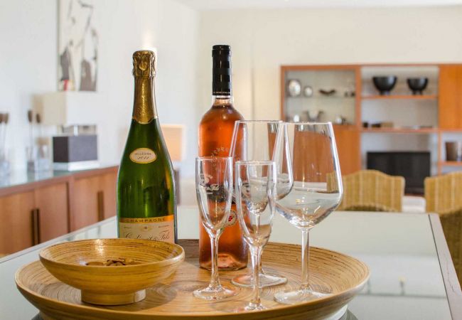 Apartamento em Vilamoura - Apartamento Valerie | 2 Quartos | Ótima Localização | Vilamoura Apartamento em Vilamoura - Apartamento Valerie | 2 Quartos | Ótima Localização | Vilamoura