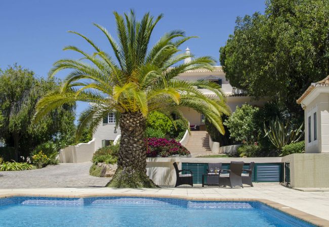 Villa em Almancil - Villa Caravela | 4 Quartos | Bonito Jardim | Almancil Villa em Almancil - Villa Caravela | 4 Quartos | Bonito Jardim | Almancil