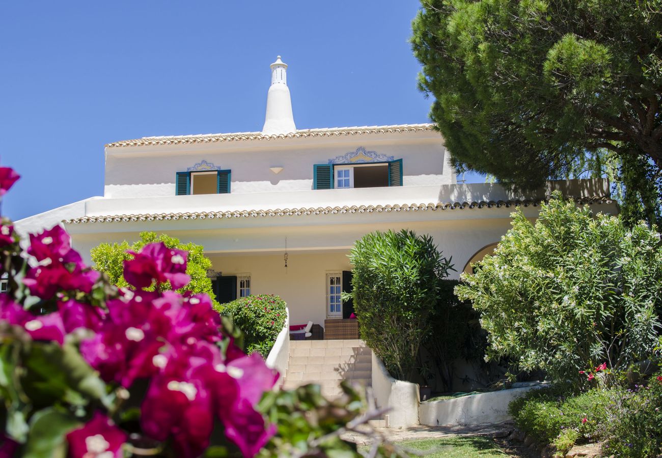 Villa em Almancil - Villa Caravela | 4 Quartos | Bonito Jardim | Almancil