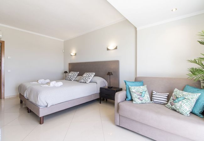 Villa em Loulé - Villa Vista | 4 Quartos | Lindas Vistas | Goldra Villa em Loulé - Villa Vista | 4 Quartos | Lindas Vistas | Goldra