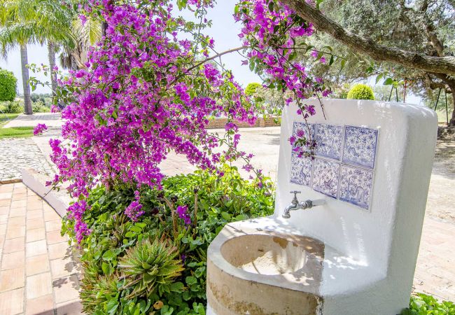Villa em Loulé - Casa da Avó | 6 Quartos | Casa de Campo | Almancil Villa em Loulé - Casa da Avó | 6 Quartos | Casa de Campo | Almancil