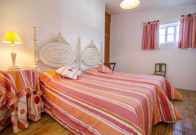 Villa em Almancil - Quinta da Ilda | 6 Quartos | Casa Típica | Almancil 