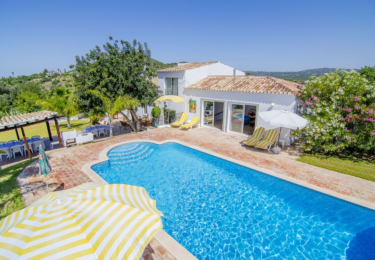 Villa em Almancil - Quinta da Ilda | 6 Quartos | Casa Típica | Almancil 