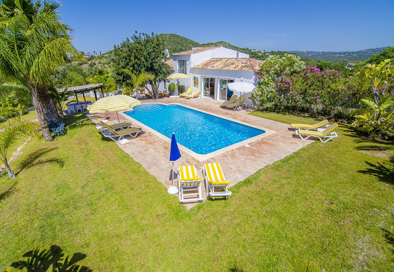 Villa em Almancil - Quinta da Ilda | 6 Quartos | Casa Típica | Almancil 