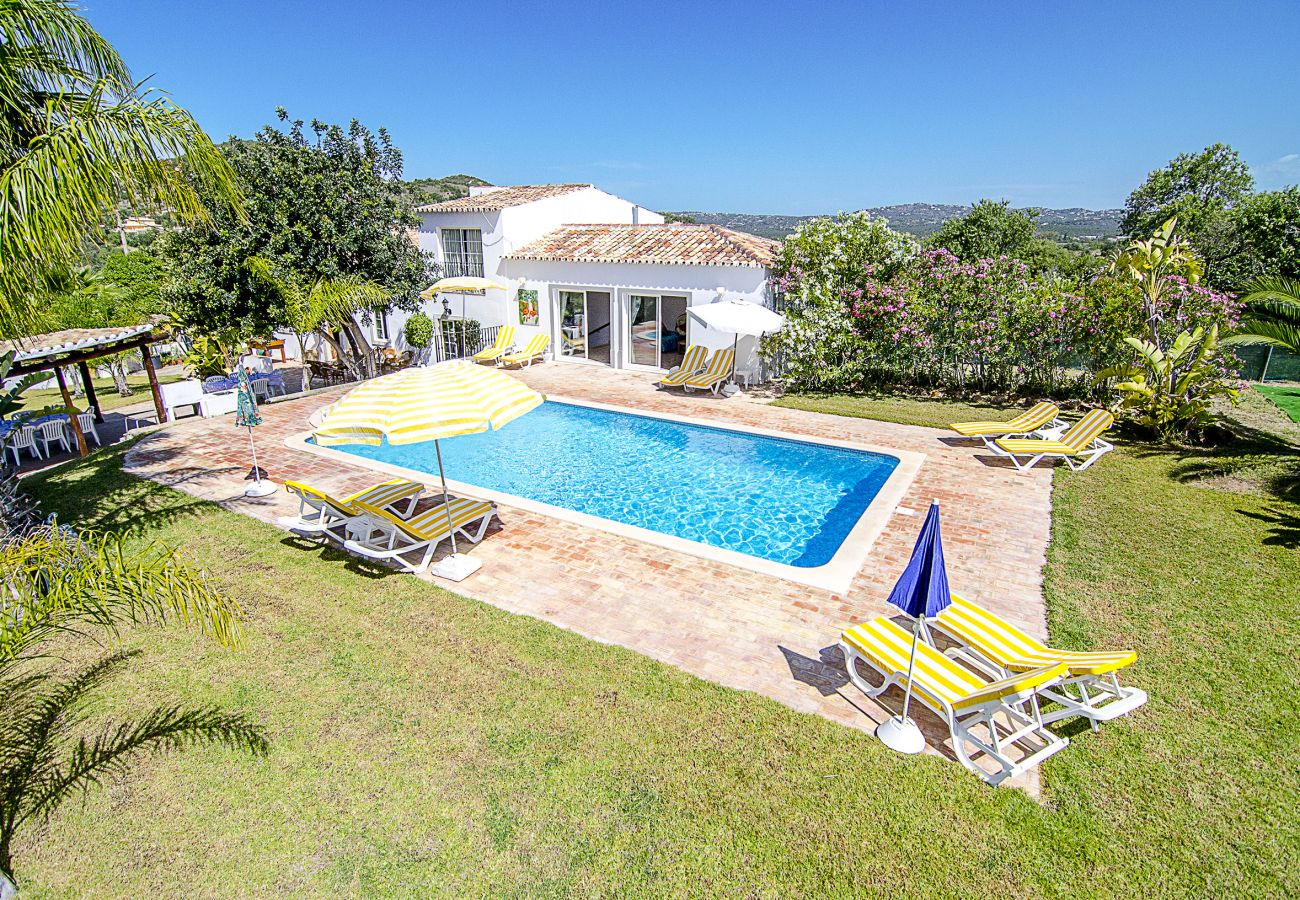 Villa em Almancil - Quinta da Ilda | 6 Quartos | Casa Típica | Almancil 