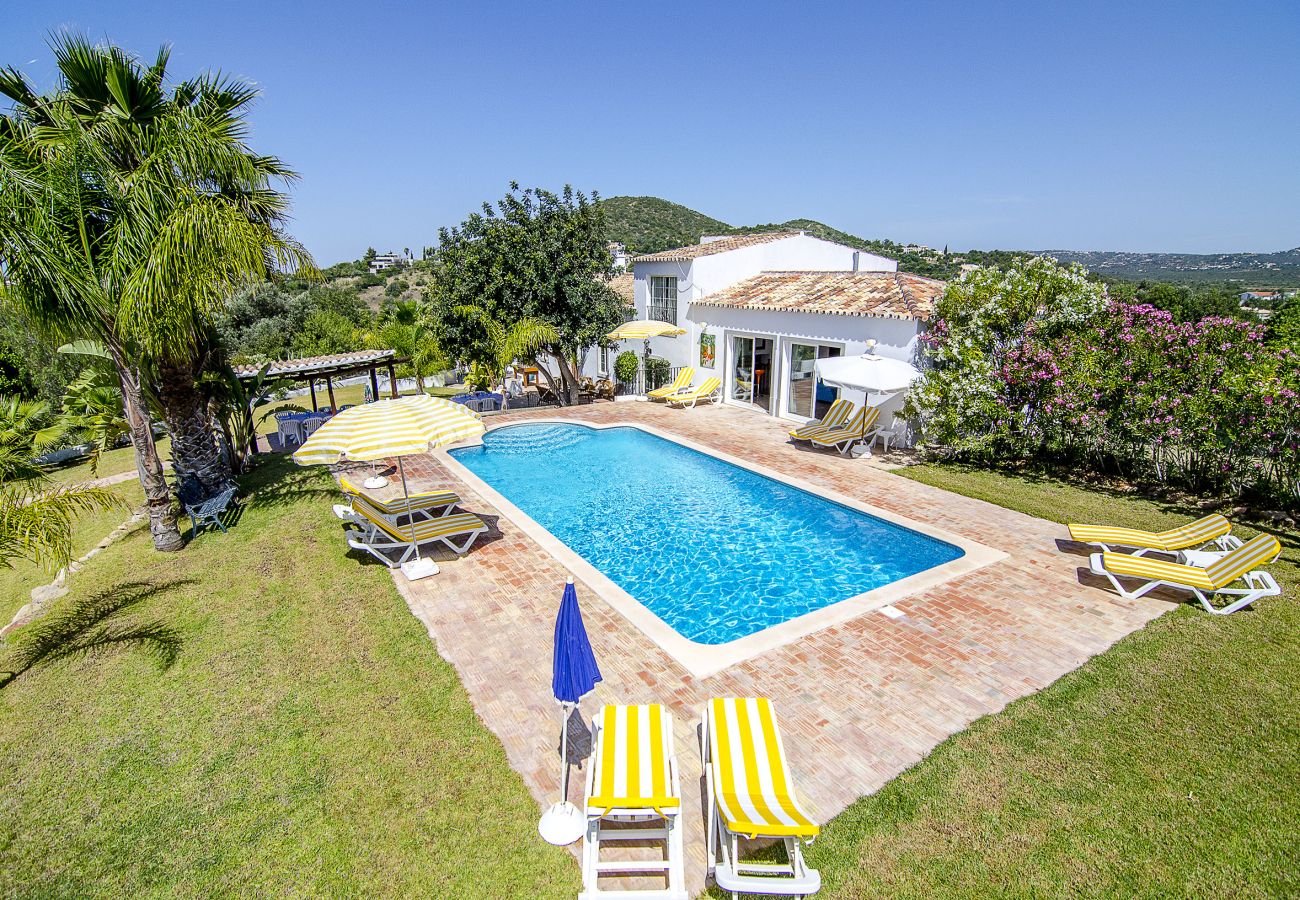 Villa em Almancil - Quinta da Ilda | 6 Quartos | Casa Típica | Almancil 