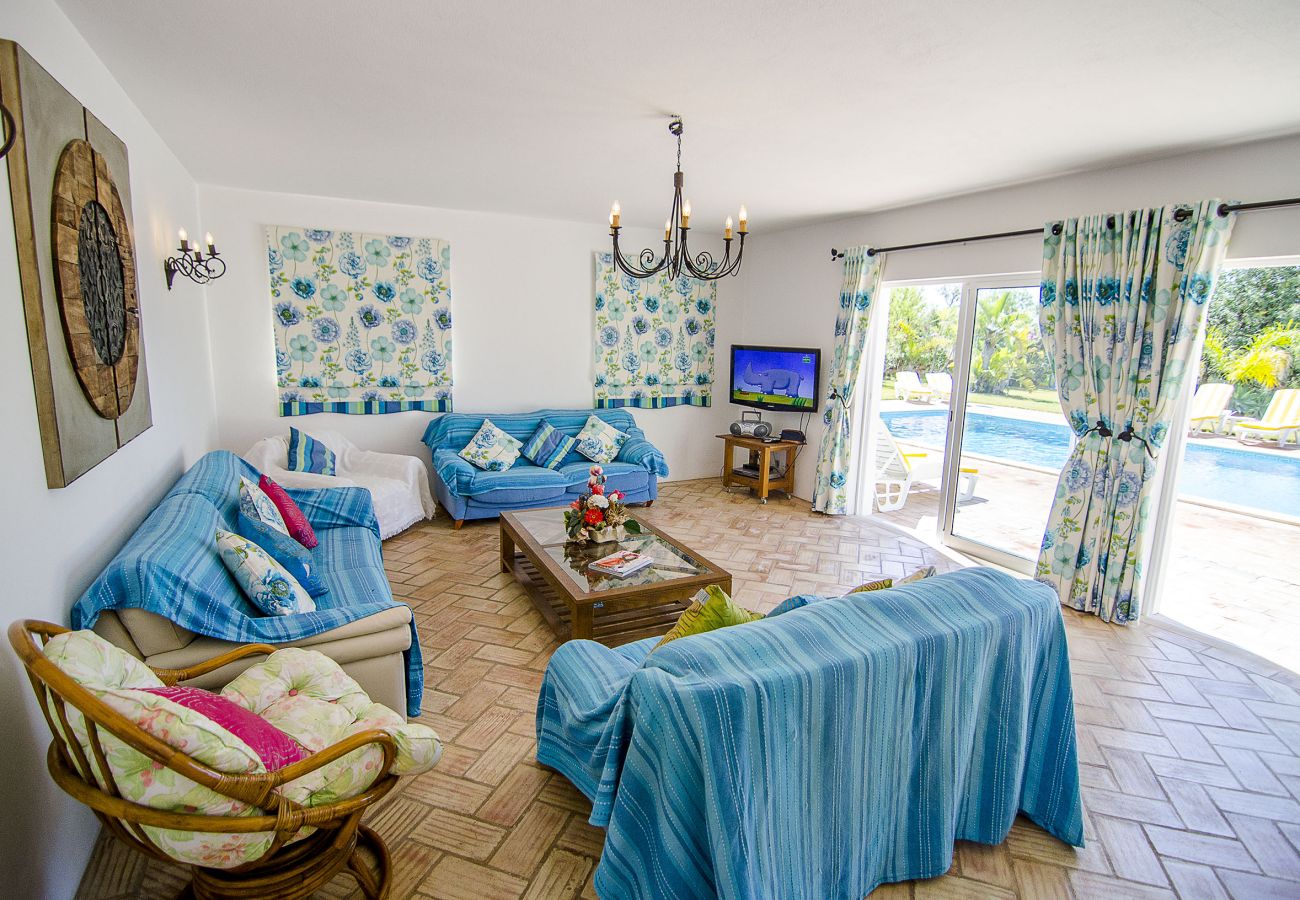 Villa em Almancil - Quinta da Ilda | 6 Quartos | Casa Típica | Almancil 