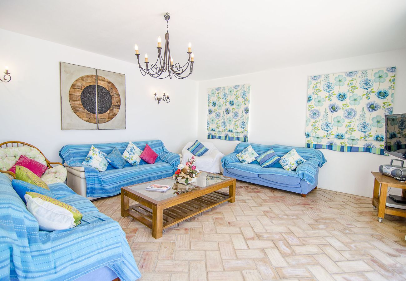 Villa em Almancil - Quinta da Ilda | 6 Quartos | Casa Típica | Almancil 